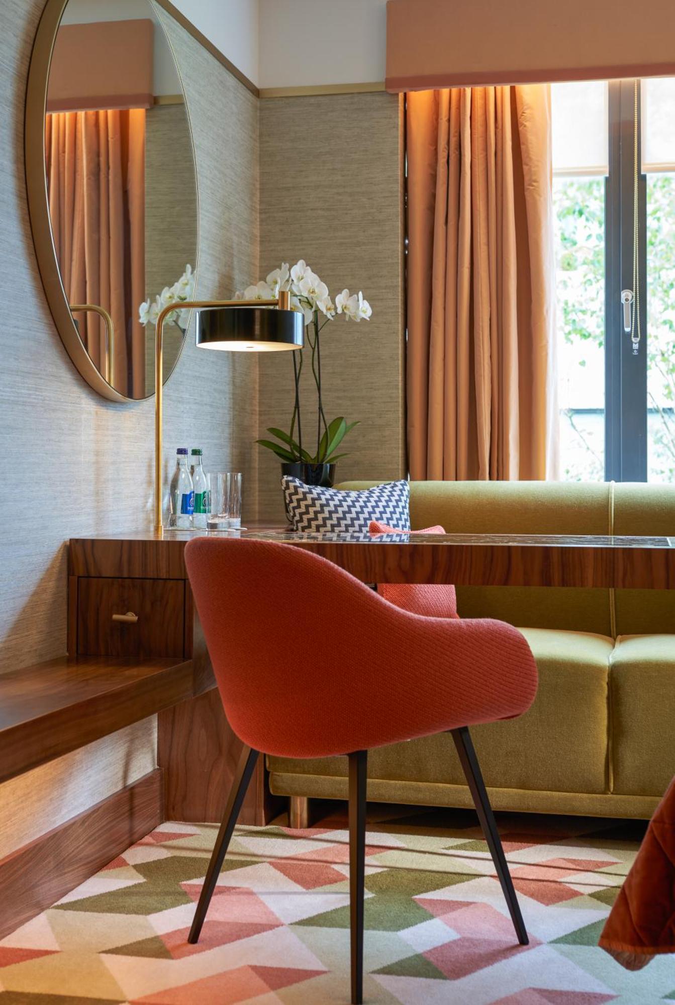 The Fitzwilliam Hotel Dublin Exterior photo A room at the hotel
